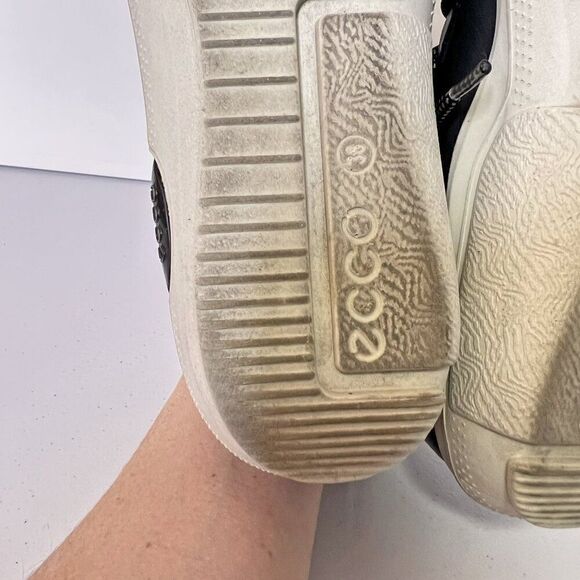 Ecco Intrinsic 3 Black Lace Up Sneakers - Picture 7 of 8